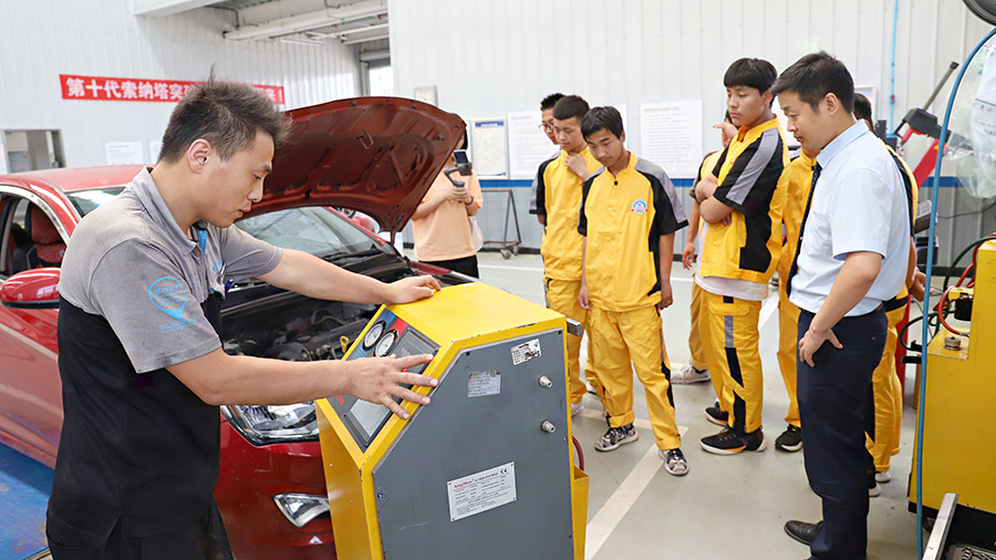 萬通學子比亞迪、現代汽車公司學習參觀2