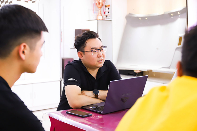 西安萬(wàn)通創(chuàng)業(yè)講座開講啦！企業(yè)總監(jiān)現(xiàn)場(chǎng)分享創(chuàng)業(yè)思維！