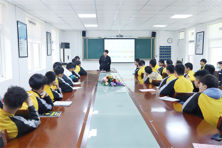 西安萬(wàn)通&中聯(lián)實(shí)業(yè)集團(tuán)（林肯4S服務(wù)中心）校企定制班火熱招生中！