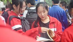 初中畢業(yè)沒考上高中，女生，大專學(xué)校選什么專業(yè)好？