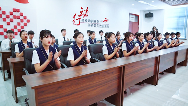 萬通職教，輕松就業(yè)，成就事業(yè)